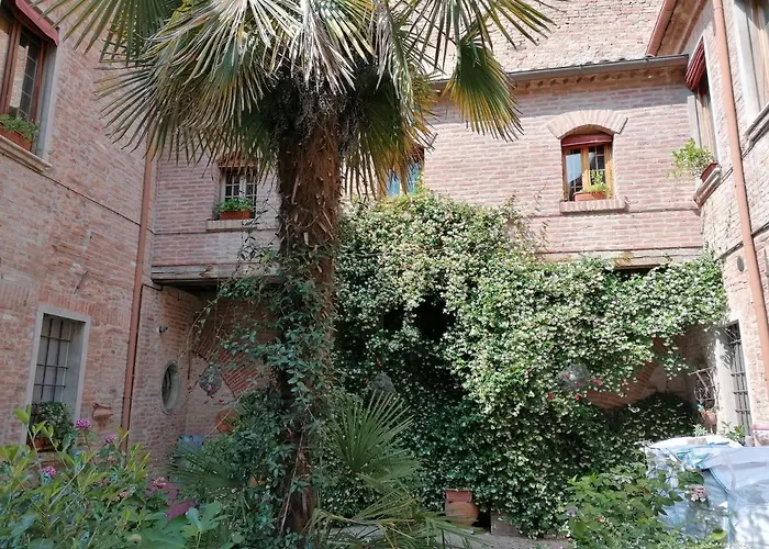 Romantica Mansarda * Ferrara