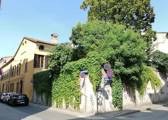 Romantica Mansarda * Ferrara